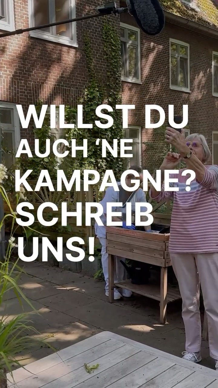 🎬 Behind the Scenes bei Schönborn Media
Mockumentary, Medizin, Mittendrin – wir drehen gerade die zweite Staffel unserer Serie für die Asklepios Kliniken Hamburg. Dieses Mal: Geriatrie mit ordentlich Humor. 😄💉
Zwischen Kamera, Chaos und Kaffeepausen haben wir ein paar Handyshots mitgenommen – für einen ehrlichen Blick hinter die Kulissen im @asklepioswestklinikum
🎥 Ihr habt auch ein Thema, das mehr Aufmerksamkeit verdient – ob ernst, schräg oder irgendwo dazwischen?
Dann lasst uns gemeinsam was draus machen. Echt. Kreativ. Auf den Punkt.
📩 DM oder Mail – wir sind bereit, wenn ihr es seid.
#schoenbornmedia #contentproduction #socialmedia #kampagne #mockumentary #marketing