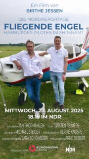 ✨ Fliegende Engel ✨
 
Zusammen mit @jessen_birthe haben eine besondere und herzergreifende Reportage für den NDR produziert und freuen uns sehr, sie mit euch teilen zu können. Live im Fernsehen diesen Mittwoch, 27. August 2025 um 18:15 Uhr.
 
Sie erzählt von ehrenamtlichen Piloten, die schwerkranke Kinder und ihre Familien zu Kliniken oder Hospizen fliegen – und damit Hoffnung und Entlastung schenken.
 
Eine Geschichte voller Mut, Zusammenhalt und Menschlichkeit.
Vielen Dank an das ganze Team!
 
#fliegendeengel #dienordreportage #ndr #schoenbornmedia